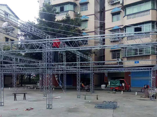 鋼鐵桁架